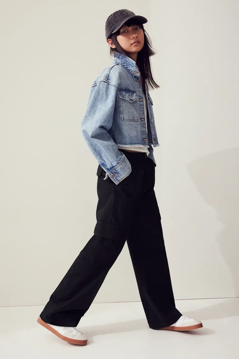 Широкие брюки-карго H&M, черный
Широкие брюки-карго H&M, черный