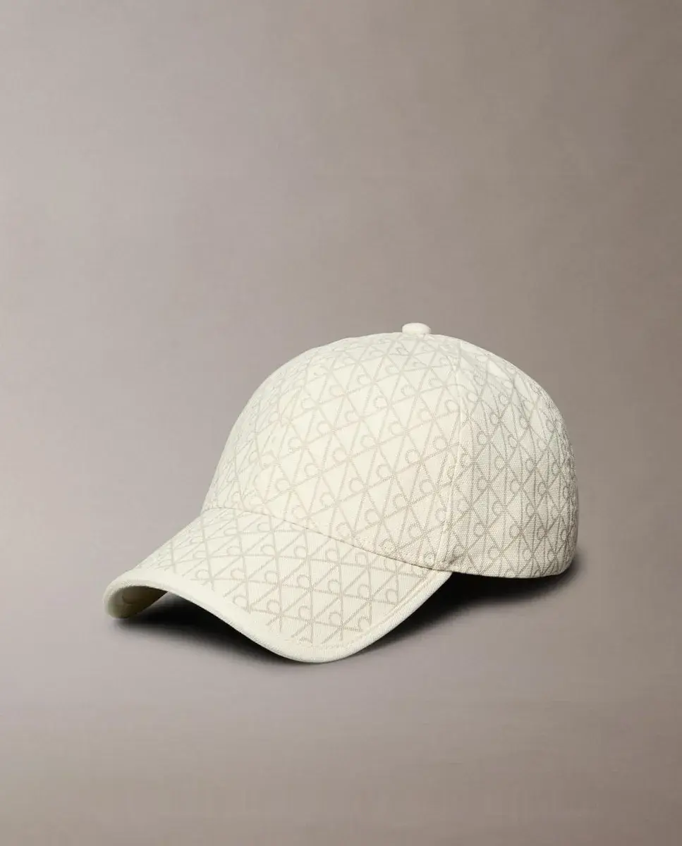 Женская кепка с вышитым логотипом Calvin Klein Jeans, кремовый
Женская кепка с вышитым логотипом Calvin Klein Jeans, кремовый