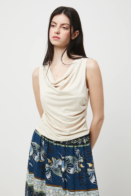 Топ Medicine, бежевый
Топ Medicine, бежевый