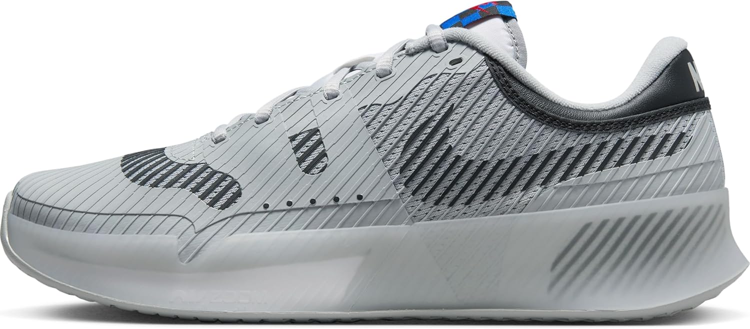 Мужские кроссовки NikeCourt Air Zoom Vapor 11 Attack (FN2152-001, светло-дымчато-серый/белый/сигнально-синий/черный), Light Smoke Grey Black White Signal Blue
Мужские кроссовки NikeCourt Air Zoom Vapor 11 Attack (FN2152-001, светло-дымчато-серый/белый/сигнально-синий/черный), Light Smoke Grey Black White Signal Blue