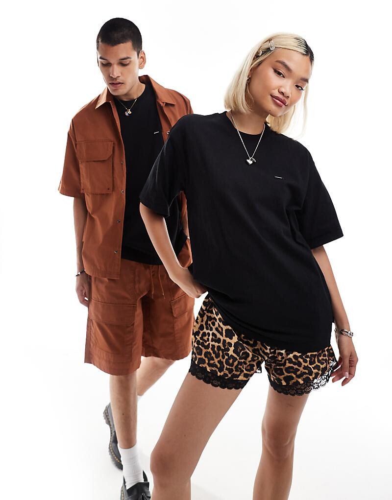 Dickies – Черная плотная футболка с короткими рукавами
Dickies – Черная плотная футболка с короткими рукавами