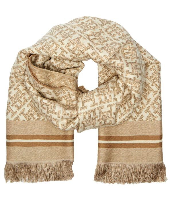 Шарф женский Tommy Hilfiger двусторонний с фирменным принтом, бежевый
Шарф женский Tommy Hilfiger двусторонний с фирменным принтом, бежевый