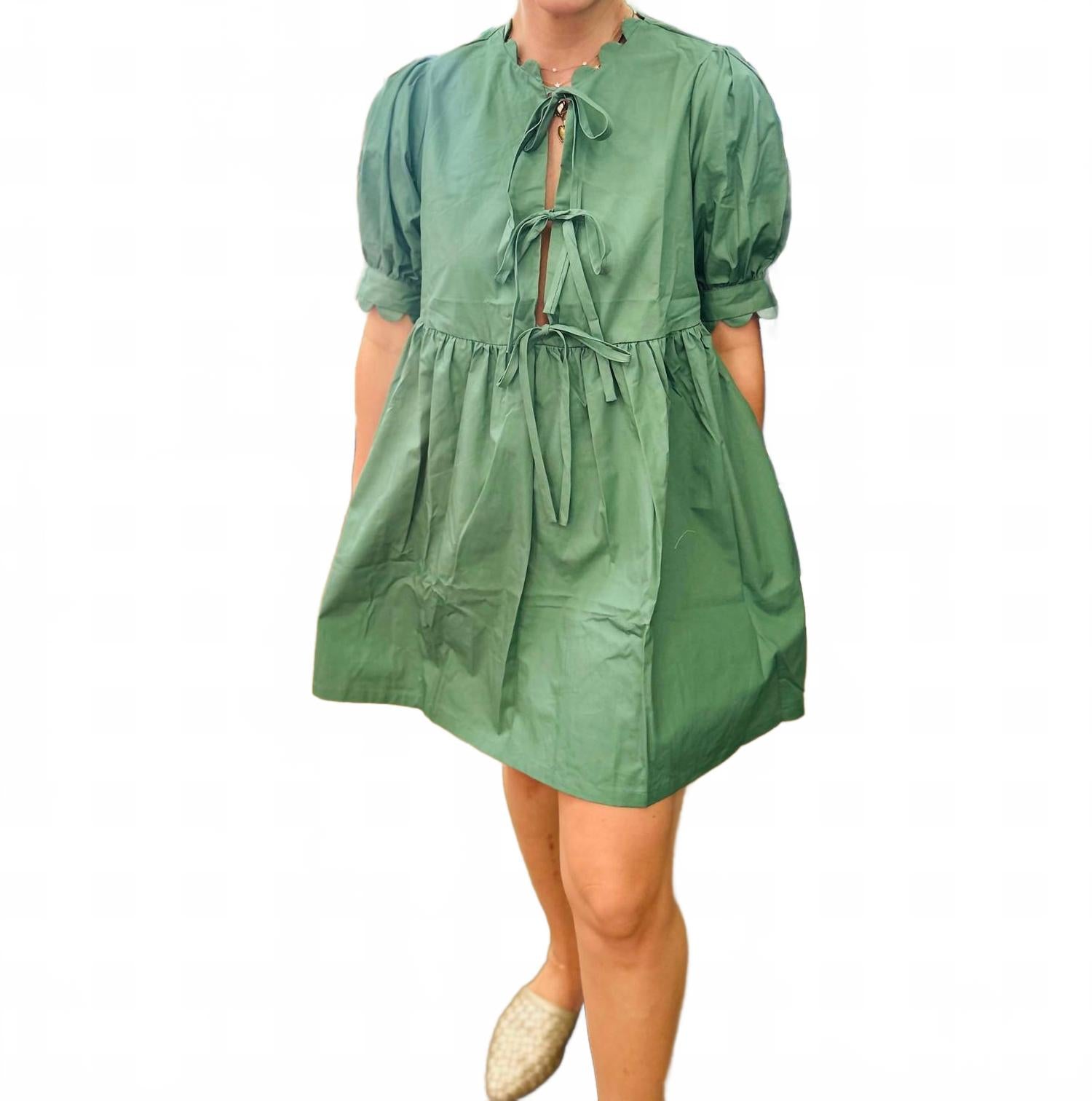 Платье с воланом в оливково-чайном цвете Reminiscence
Платье с воланом в оливково-чайном цвете Reminiscence