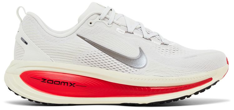 Кроссовки Nike Vomero 18 'Platinum Tint Siren Red', кремовый
Кроссовки Nike Vomero 18 'Platinum Tint Siren Red', кремовый