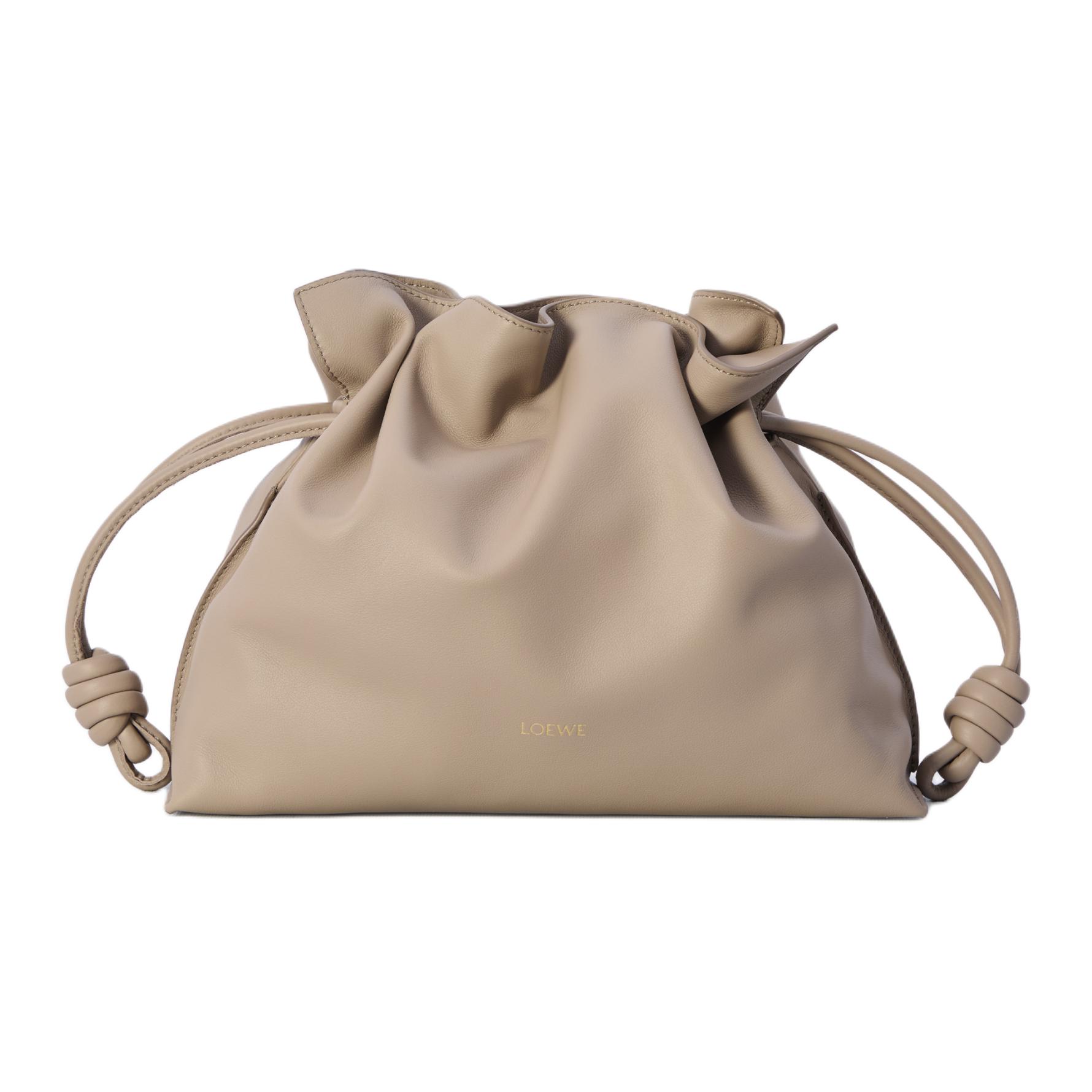 LOEWE Женская клатч из телячьей кожи наппа среднего размера песочного цвета
LOEWE Женская клатч из телячьей кожи наппа среднего размера песочного цвета