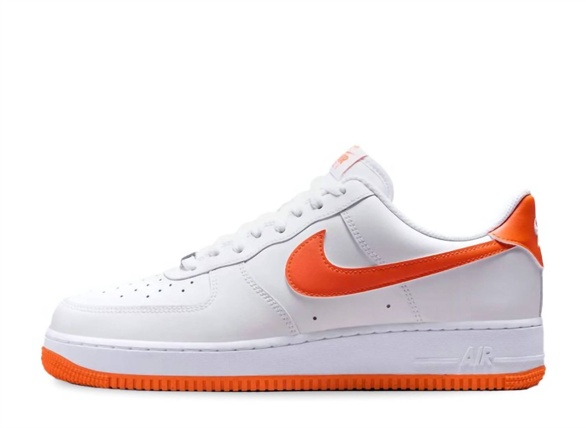 Nike Мужские кроссовки Air Force 1 Low '07 в бело-оранжевом цвете
Nike Мужские кроссовки Air Force 1 Low '07 в бело-оранжевом цвете