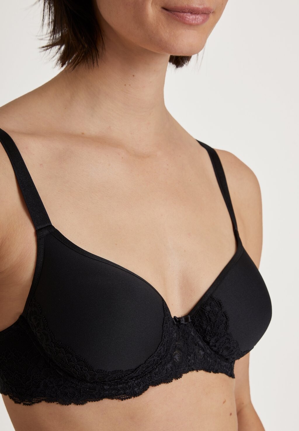 Бюстгальтер на косточках SENSUAL SECRETS SPACER Calida, черный
Бюстгальтер на косточках SENSUAL SECRETS SPACER Calida, черный