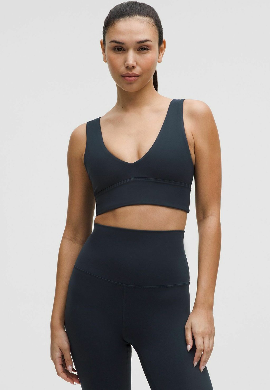 Спортивный бюстгальтер lululemon, темно-синий
Спортивный бюстгальтер lululemon, темно-синий