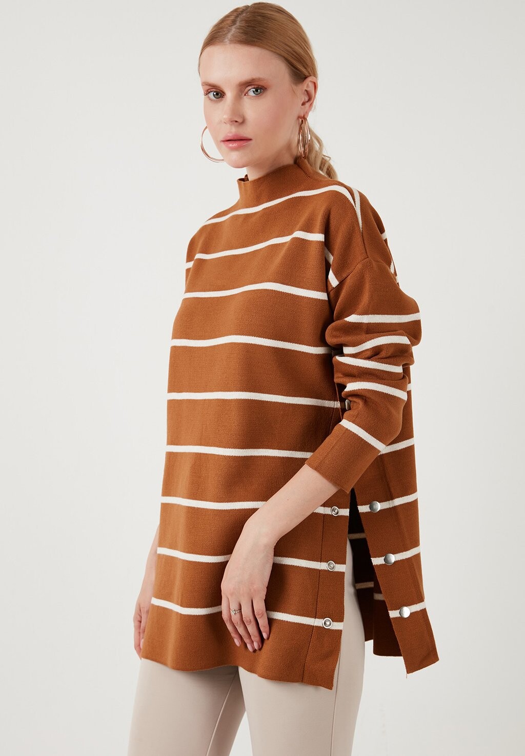 Джемпер LELA, коричневый
Джемпер LELA, коричневый