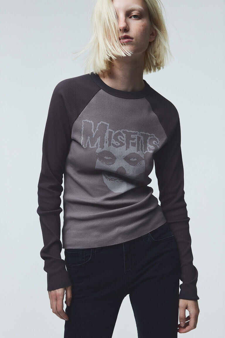 Топ с длинными рукавами и принтом H&M, серый
Топ с длинными рукавами и принтом H&M, серый