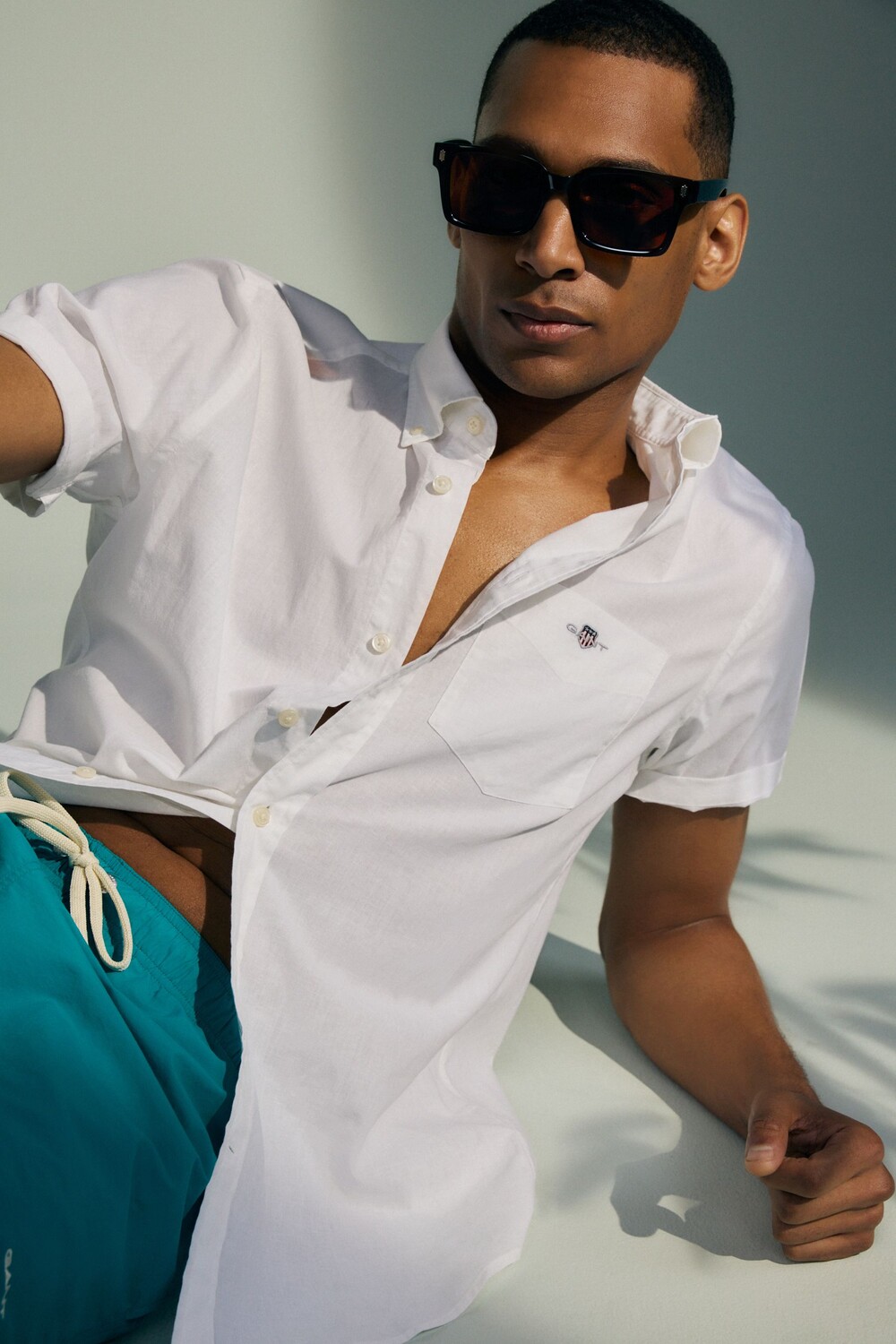 Рубашка стандартного кроя с короткими рукавами из хлопка и льна Gant, белый
Рубашка стандартного кроя с короткими рукавами из хлопка и льна Gant, белый