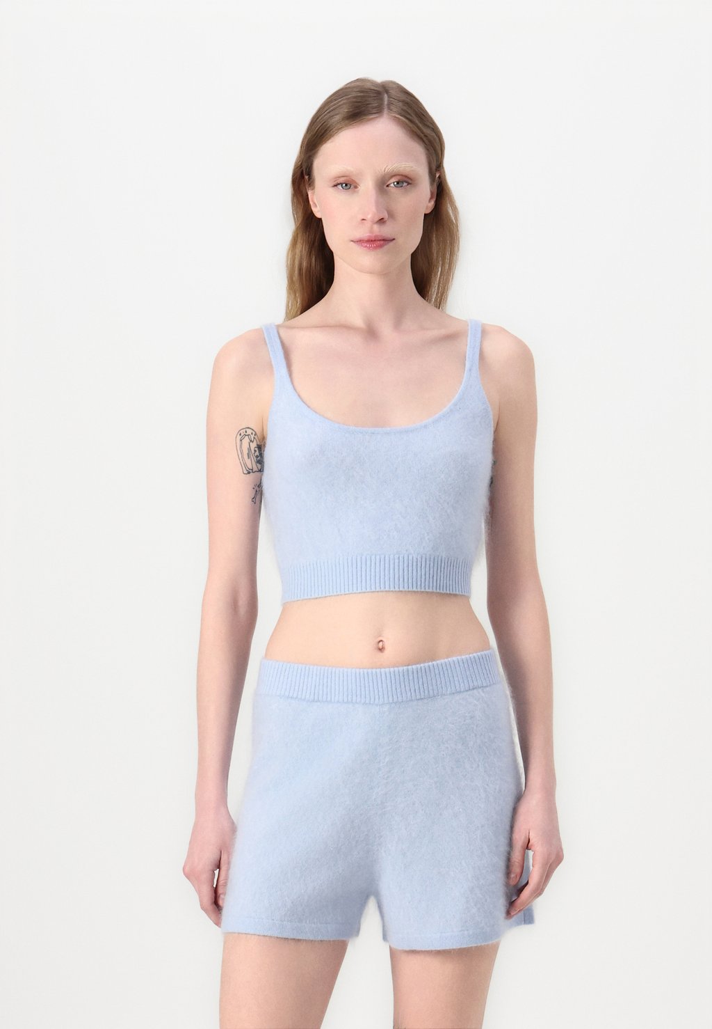 Топ HAIRY FROM FUTURE, светло-голубой
Топ HAIRY FROM FUTURE, светло-голубой