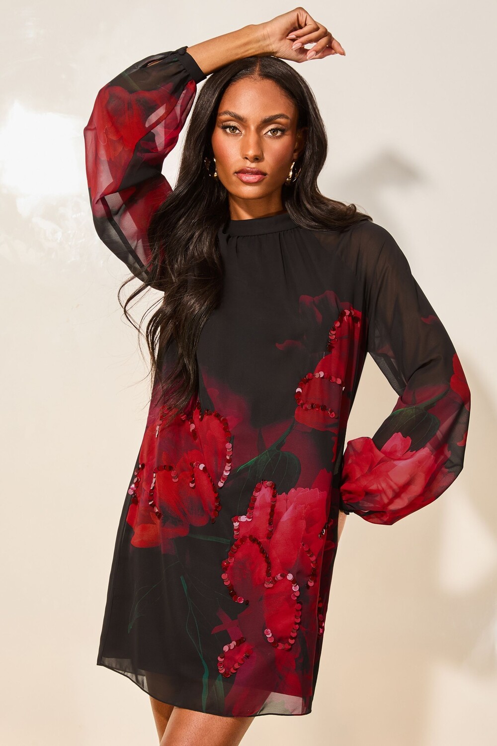 Платье мини с длинными рукавами и цветочным узором ручной работы Lipsy, красный
Платье мини с длинными рукавами и цветочным узором ручной работы Lipsy, красный