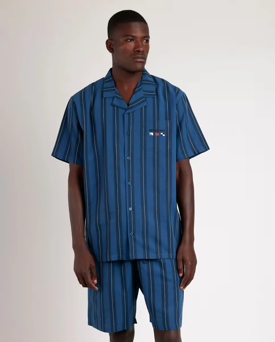 Мужская короткая открытая пижама из синей поплиновой ткани Admas, синий
Мужская короткая открытая пижама из синей поплиновой ткани Admas, синий