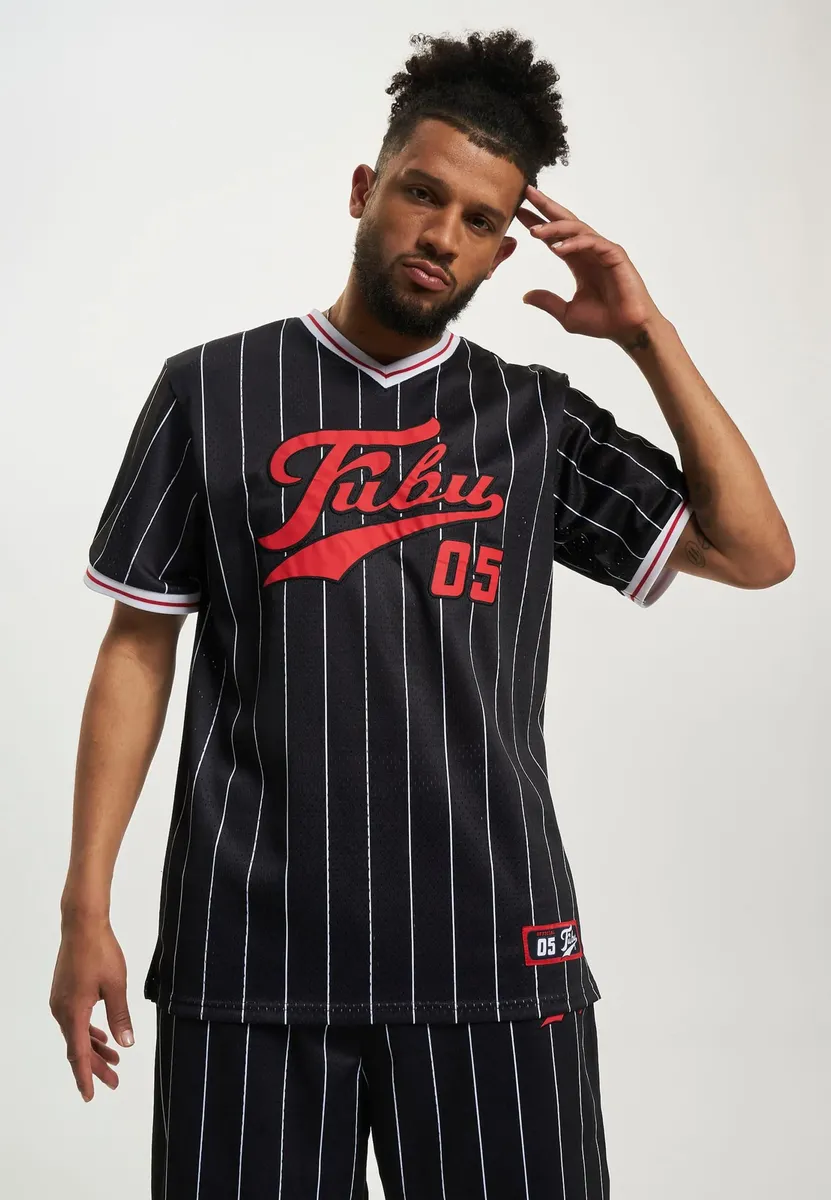 Футболка Fubu "Мужская футболка Fubu FM231-005-2 FUBU Varsity в тонкую полоску", белый
Футболка Fubu "Мужская футболка Fubu FM231-005-2 FUBU Varsity в тонкую полоску", белый