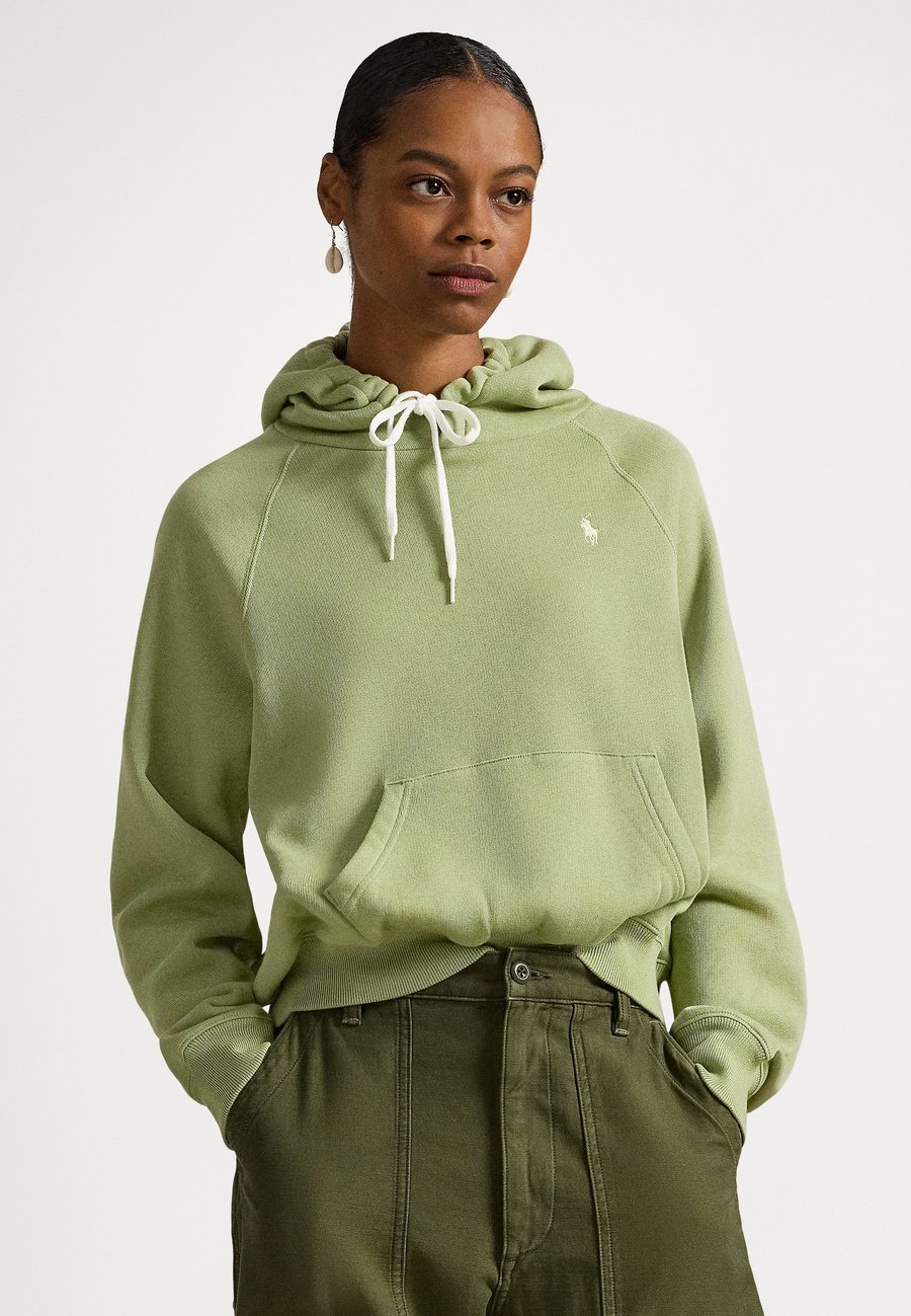 Толстовка Polo Ralph Lauren SHRUNKEN FIT FLEECE HOODIE, Lakeview Green/Green
Толстовка Polo Ralph Lauren SHRUNKEN FIT FLEECE HOODIE, Lakeview Green/Green