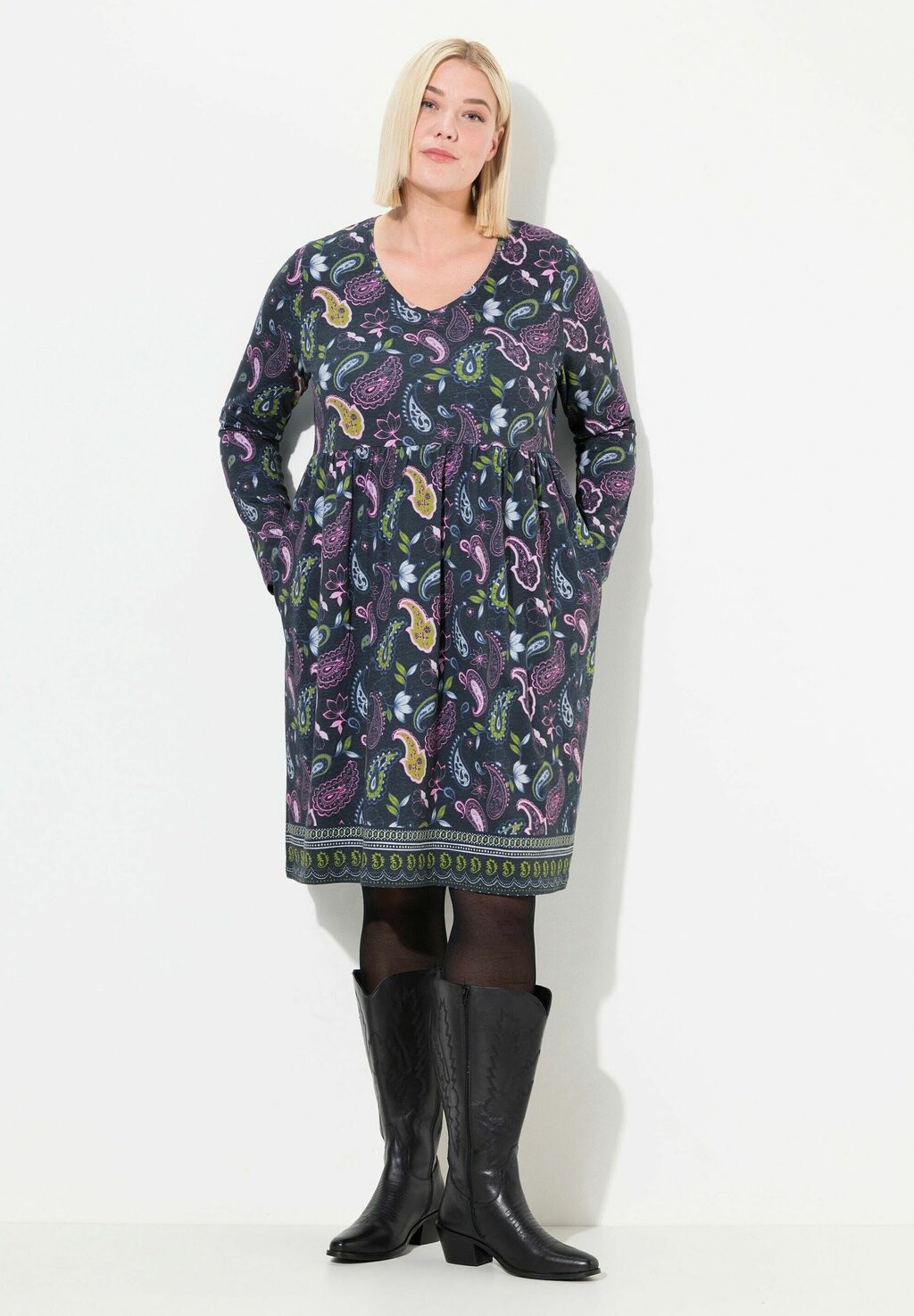 Платье из джерси FLORAL PAISLEY SWING Ulla Popken, темно-синий
Платье из джерси FLORAL PAISLEY SWING Ulla Popken, темно-синий