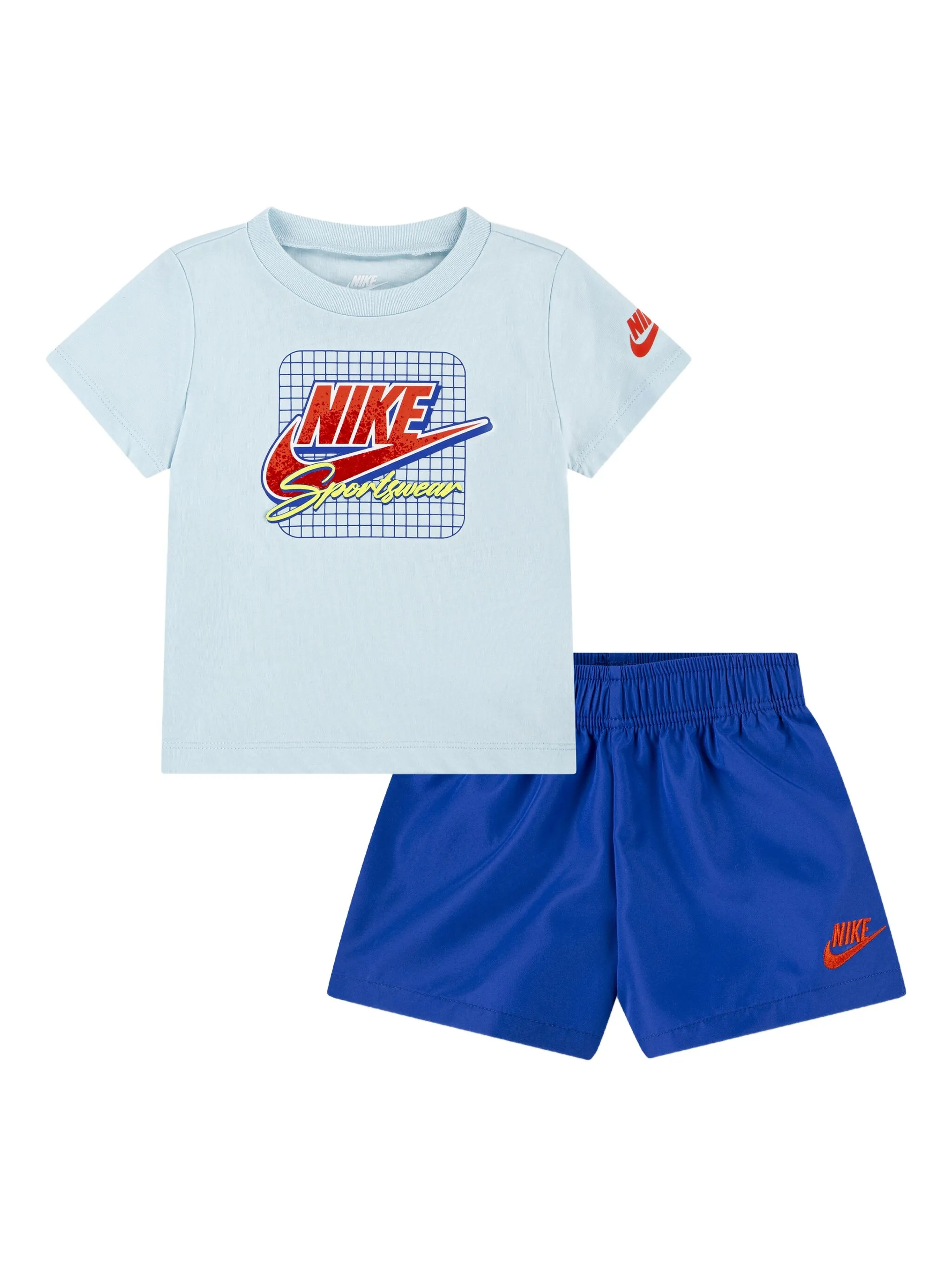 Комплект из футболки и шортов с логотипом Nike Kids, синий
Комплект из футболки и шортов с логотипом Nike Kids, синий