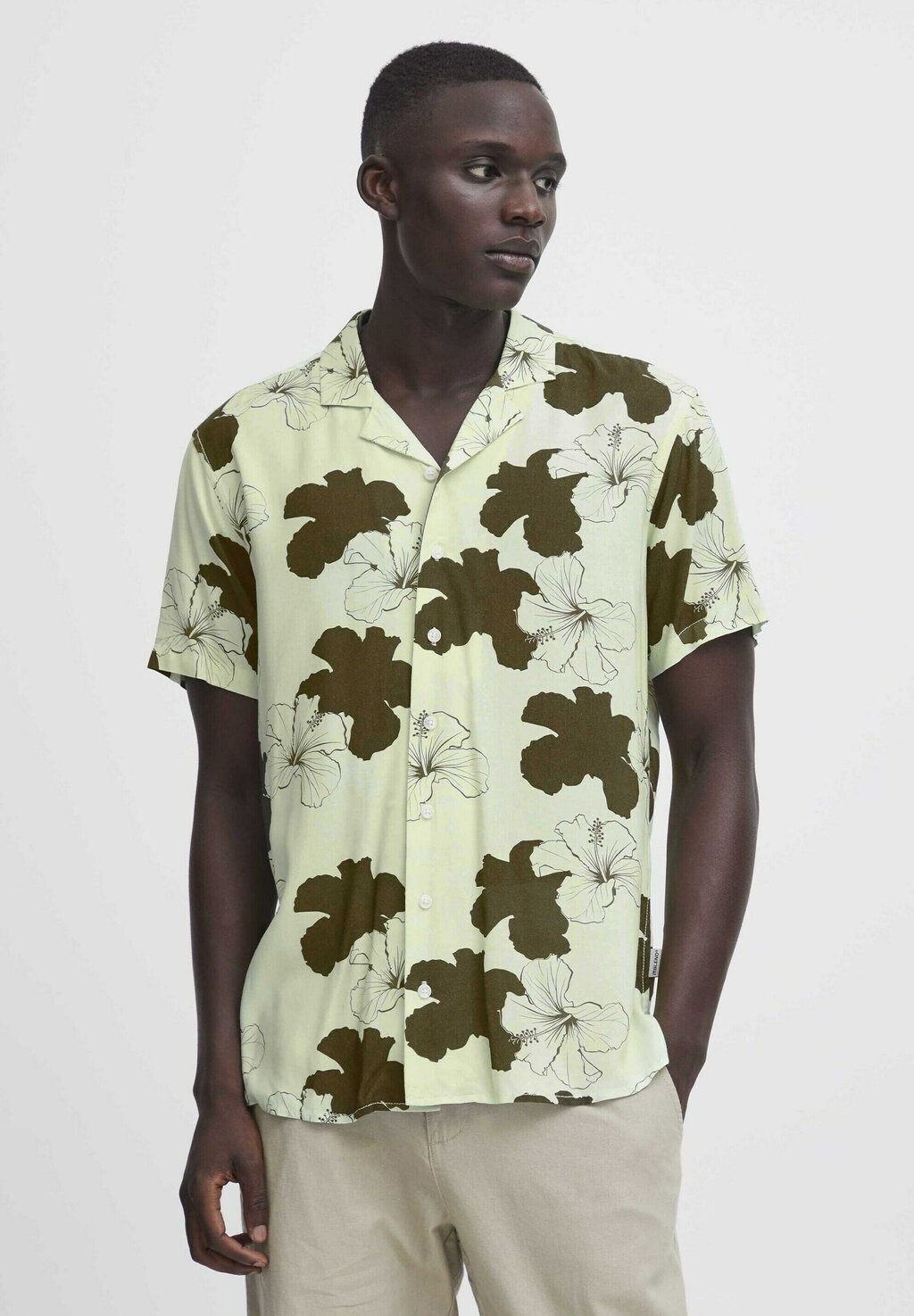 Рубашка Blend, цвет forest night
Рубашка Blend, цвет forest night