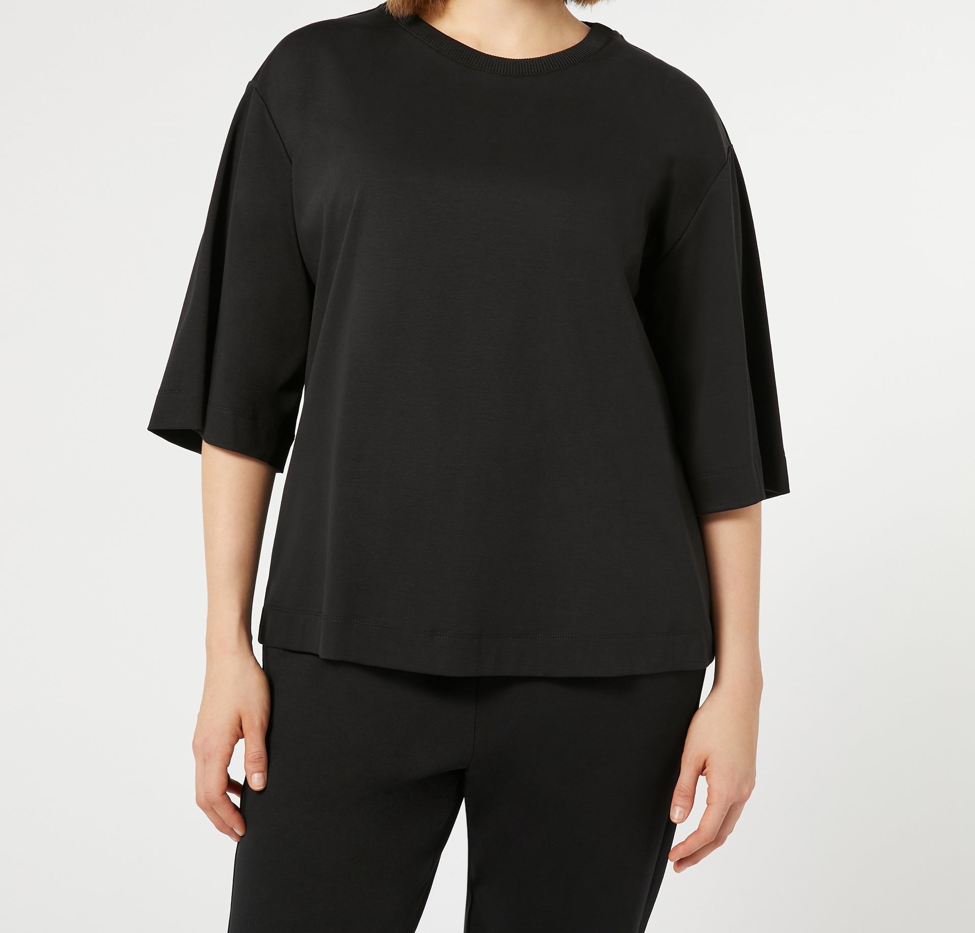 Футболка GLOBALE Marina Rinaldi, черный
Футболка GLOBALE Marina Rinaldi, черный