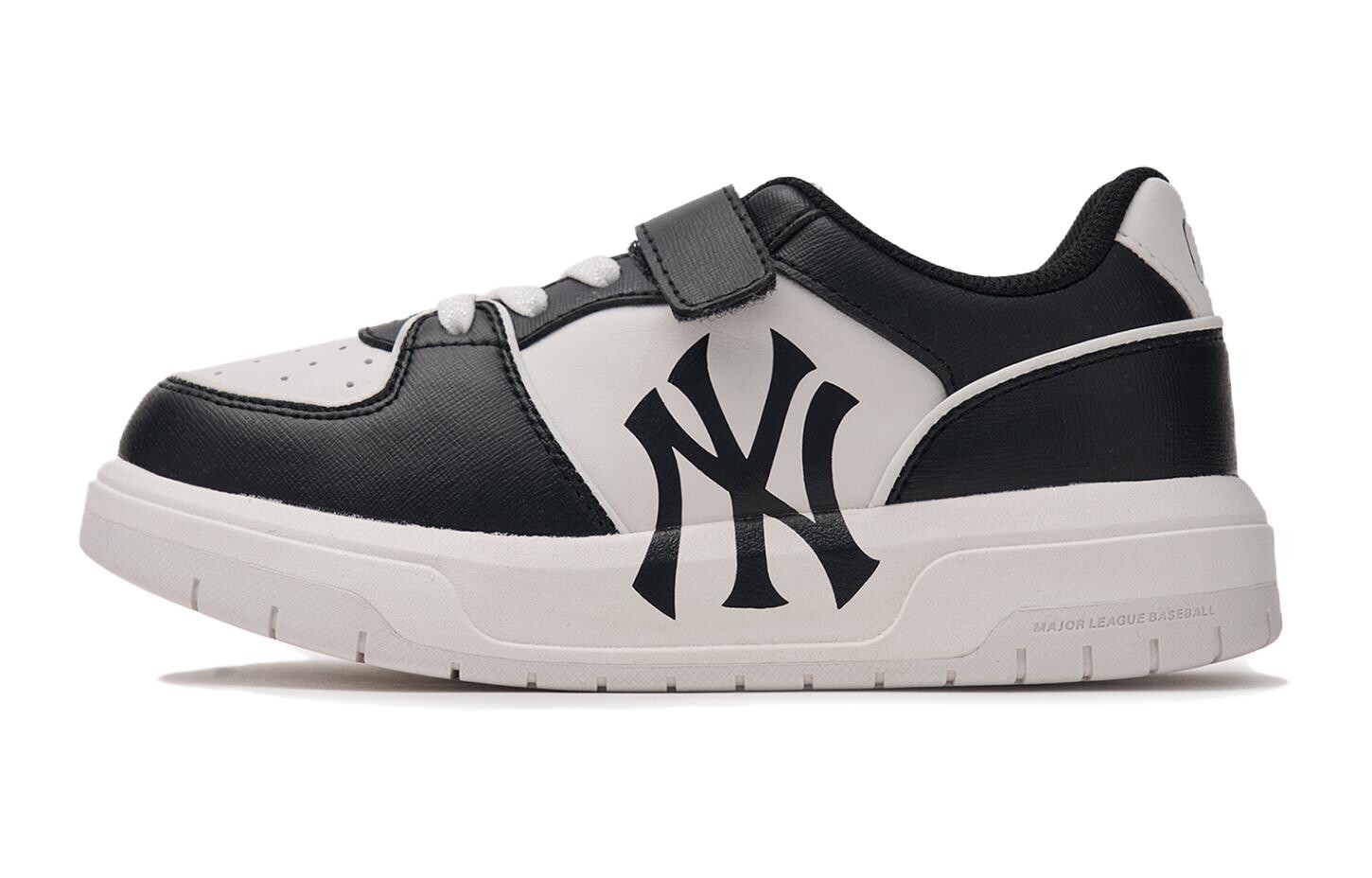 Детские кроссовки для скейтбординга Chunky Liner Kids Low-Top Black/White Mlb, черный/белый
Детские кроссовки для скейтбординга Chunky Liner Kids Low-Top Black/White Mlb, черный/белый