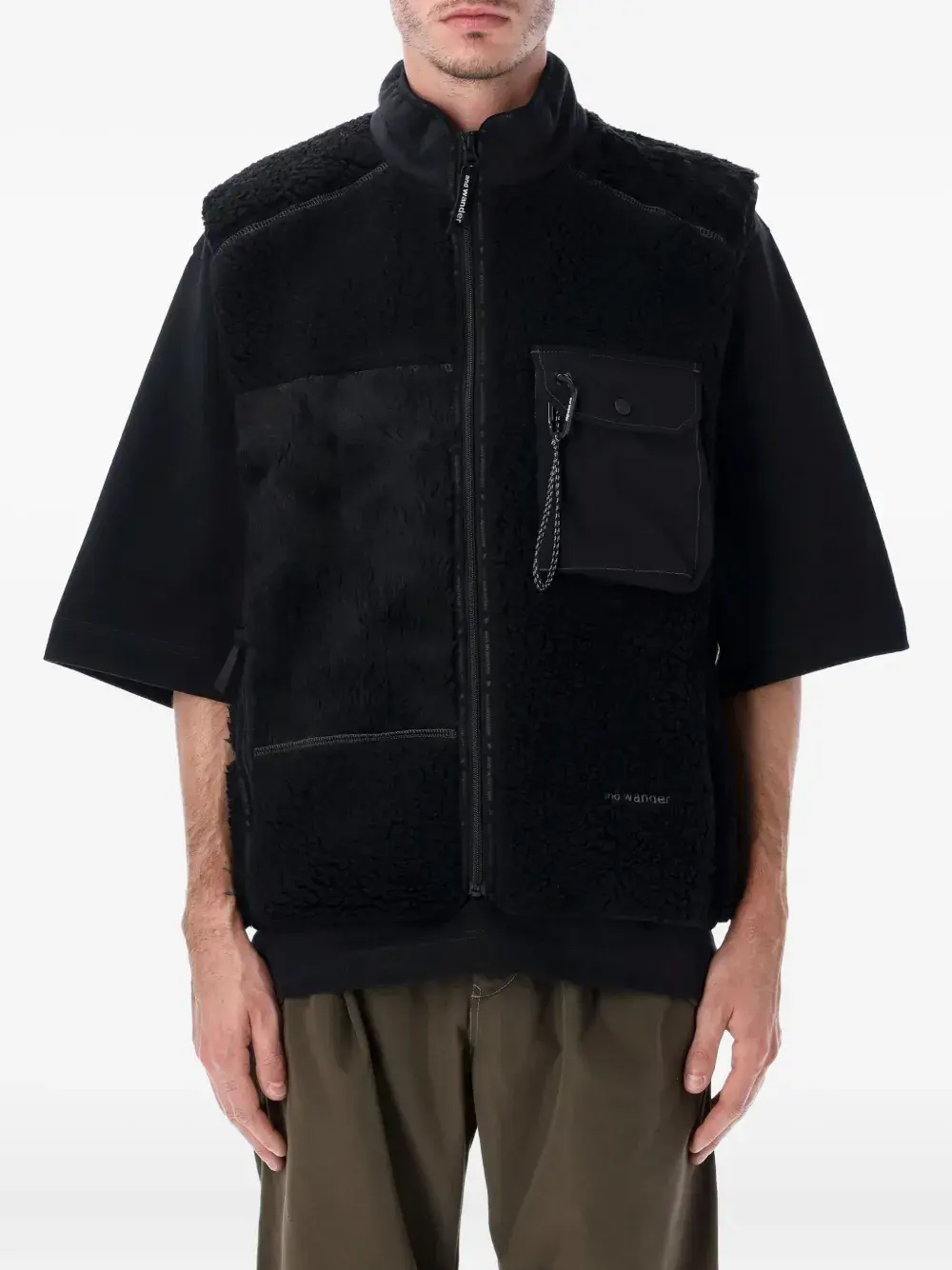 Жилет без рукавов And Wander, черный
Жилет без рукавов And Wander, черный