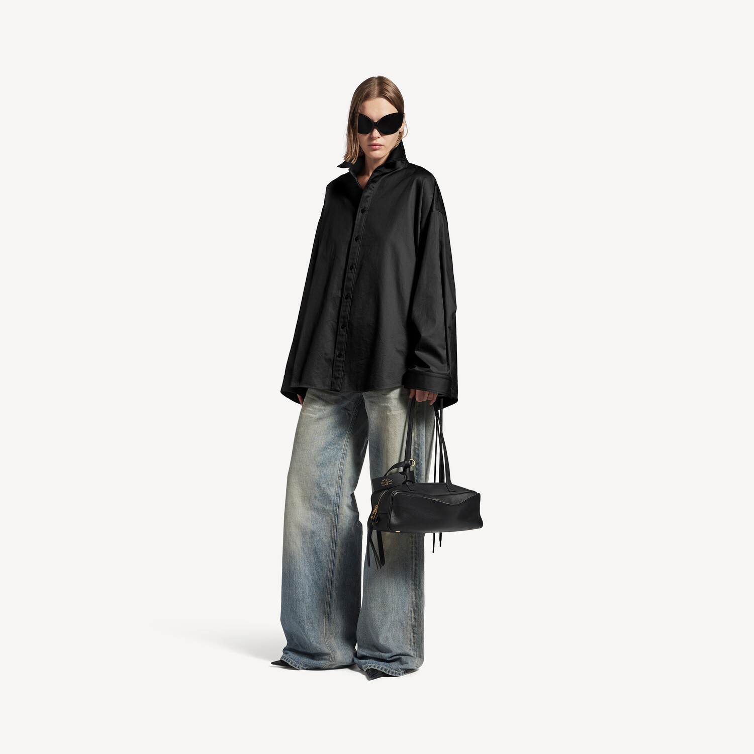 Женская рубашка на шнуровке черного цвета BALENCIAGA, черный
Женская рубашка на шнуровке черного цвета BALENCIAGA, черный