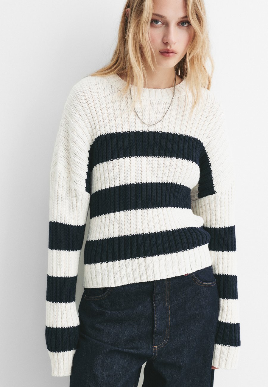 Джемпер PULL&BEAR Jumper, Beige
Джемпер PULL&BEAR Jumper, Beige