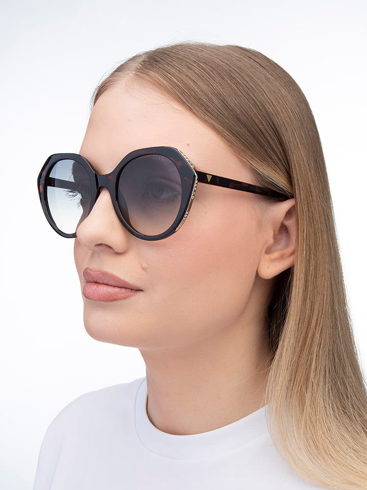 Солнцезащитные очки Guess
Солнцезащитные очки Guess