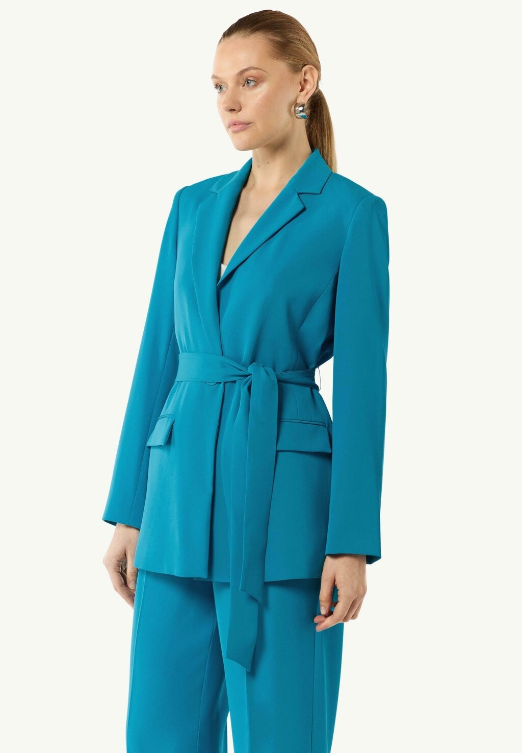 Короткое пальто FLIESSENDER MIT BINDEGÜRTEL comma, бирюзовый, Зеленый, Короткое пальто FLIESSENDER MIT BINDEGÜRTEL comma, бирюзовый
Короткое пальто FLIESSENDER MIT BINDEGÜRTEL comma, бирюзовый, Зеленый, Короткое пальто FLIESSENDER MIT BINDEGÜRTEL comma, бирюзовый