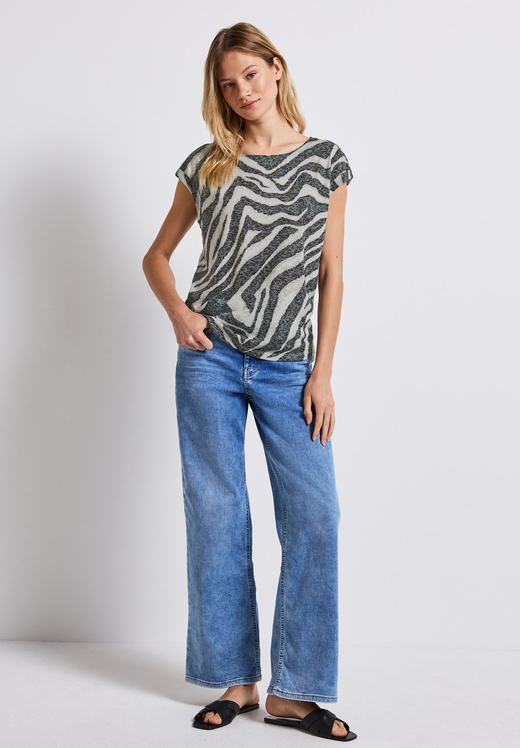 Футболка с принтом GEMUSTERTES AUSBRENNER Street One, металлик зеленый
Футболка с принтом GEMUSTERTES AUSBRENNER Street One, металлик зеленый