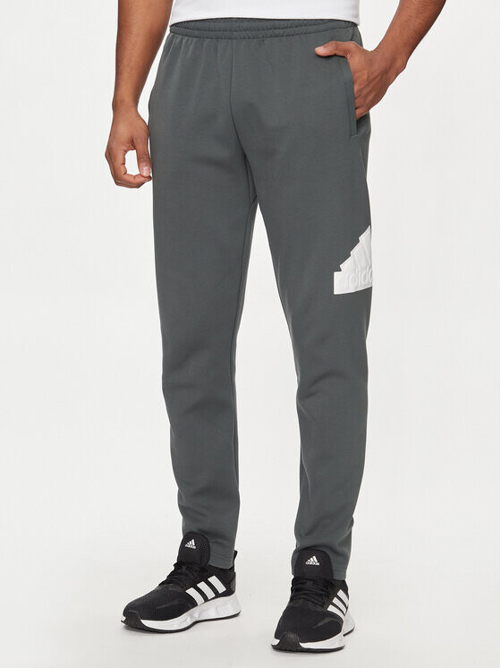 Спортивные брюки стандартного кроя Adidas, серый
Спортивные брюки стандартного кроя Adidas, серый