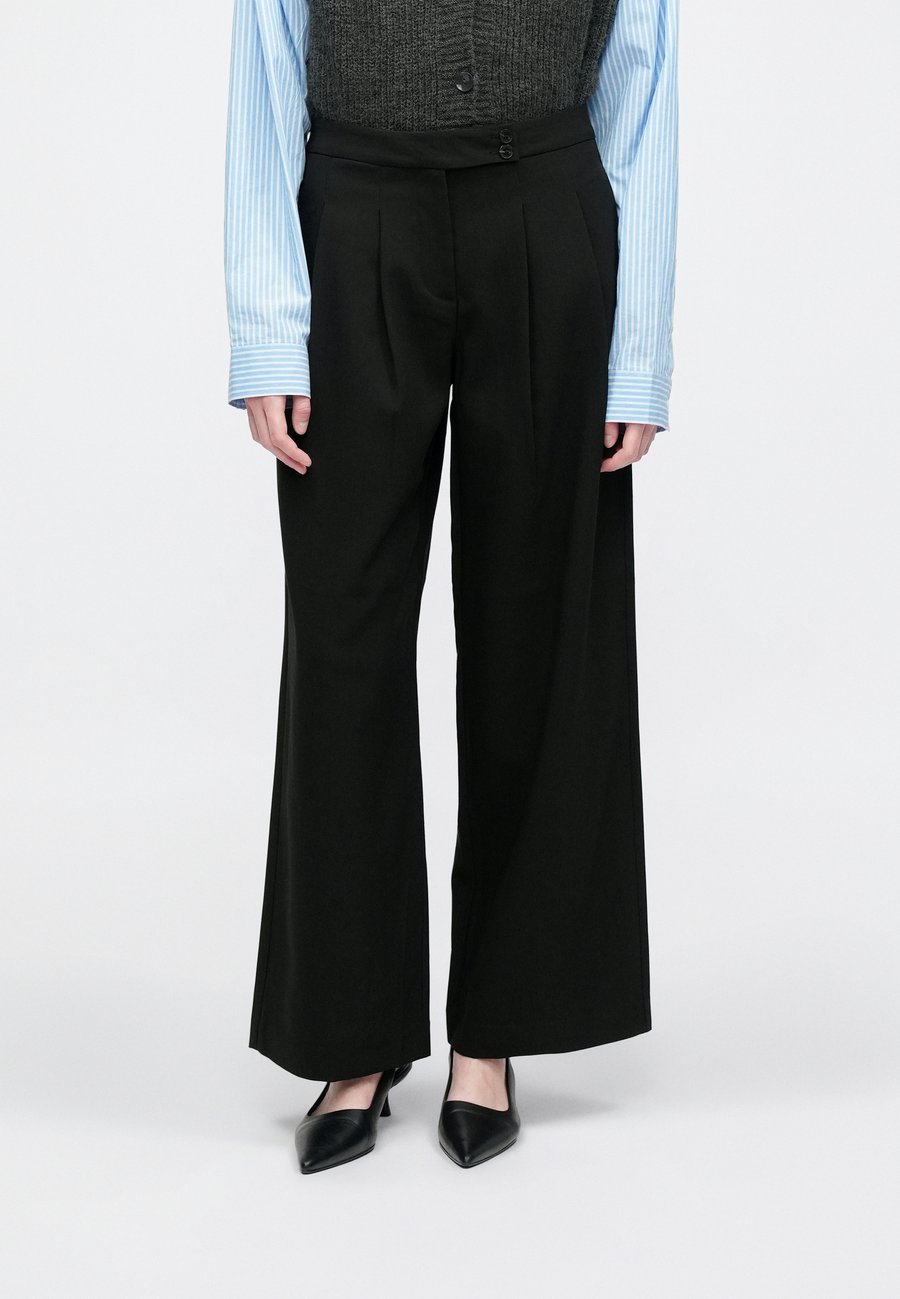 Брюки Vero Moda VMPHILINE WIDE PANT, Black
Брюки Vero Moda VMPHILINE WIDE PANT, Black