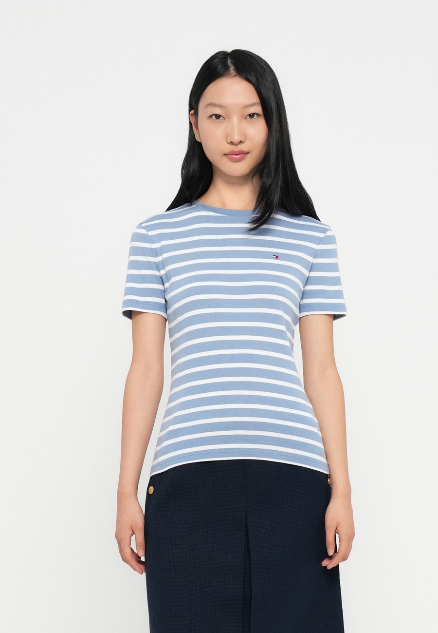 Футболка Tommy Hilfiger SLIM CODY, Clear Water/Ecru/Blue, Синий, Футболка Tommy Hilfiger SLIM CODY, Clear Water/Ecru/Blue
Футболка Tommy Hilfiger SLIM CODY, Clear Water/Ecru/Blue, Синий, Футболка Tommy Hilfiger SLIM CODY, Clear Water/Ecru/Blue
