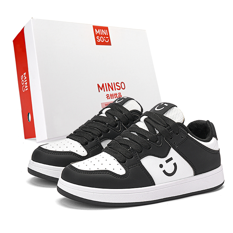 MINISO Низкие скейтерские кроссовки унисекс бело-черные, цвет White Black Box
MINISO Низкие скейтерские кроссовки унисекс бело-черные, цвет White Black Box