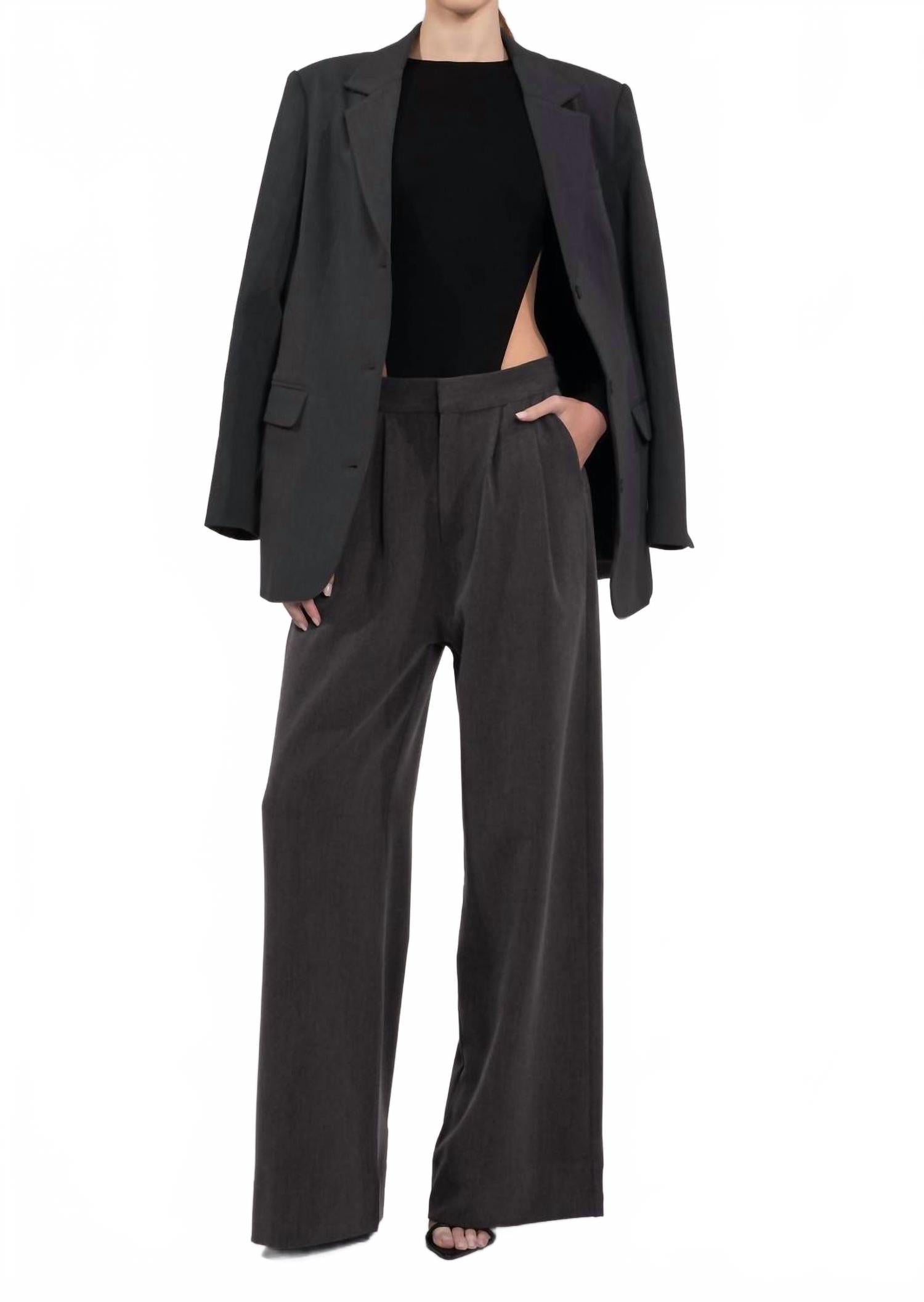 Серый блейзер Cyra NONCHALANTLABEL
Серый блейзер Cyra NONCHALANTLABEL