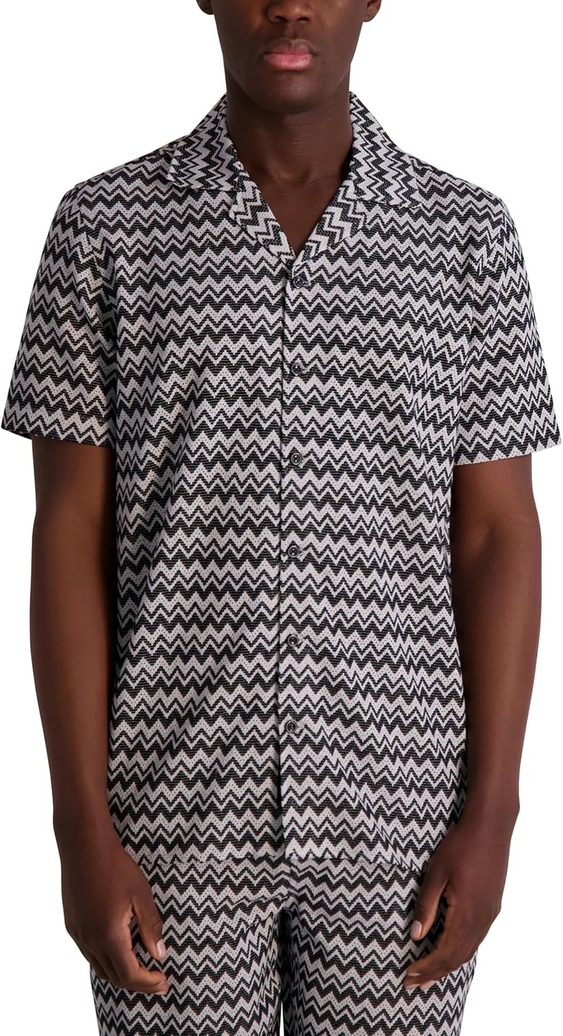 KARL LAGERFELD мужские шорты с карманами и шевронным узором
KARL LAGERFELD мужские шорты с карманами и шевронным узором