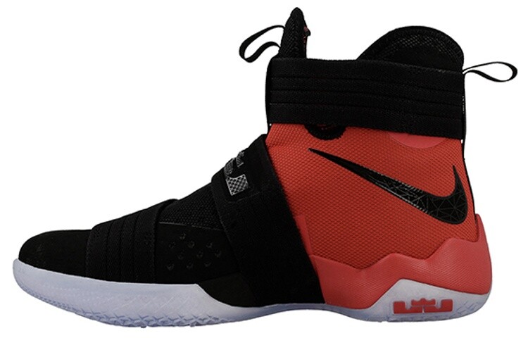 Мужские баскетбольные кроссовки Nike Zoom Soldier 10
Мужские баскетбольные кроссовки Nike Zoom Soldier 10