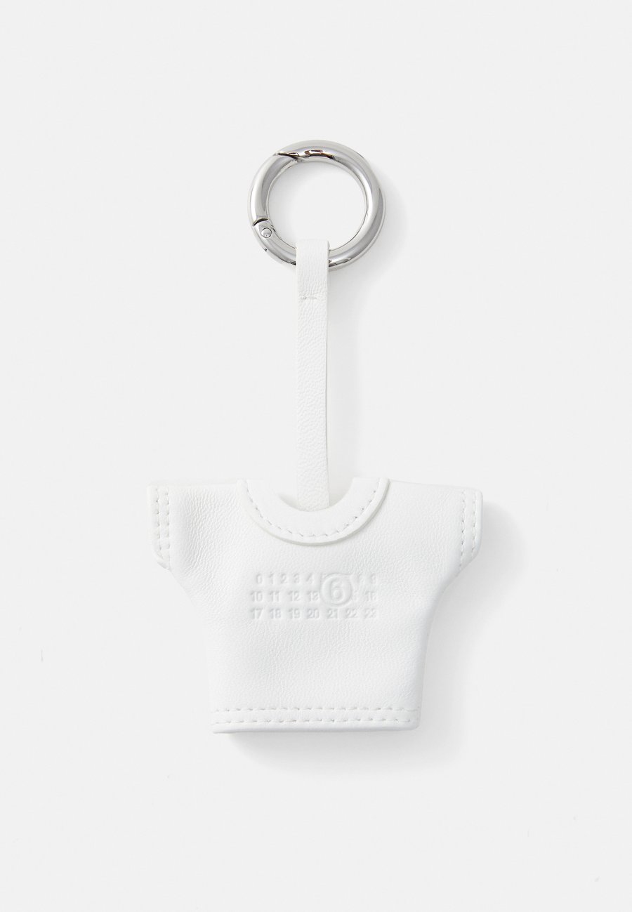 Кошелек MM6 Maison Margiela KEY CHAIN + BAG CHARM UNISEX, White
Кошелек MM6 Maison Margiela KEY CHAIN + BAG CHARM UNISEX, White