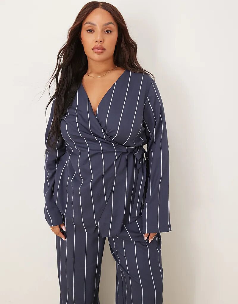 Топ ASOS DESIGN Curve с запахом спереди в синюю полоску — часть комплекта 
Топ ASOS DESIGN Curve с запахом спереди в синюю полоску — часть комплекта