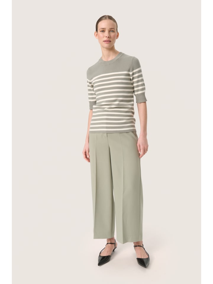 Свитер Soaked in Luxury
Свитер Soaked in Luxury