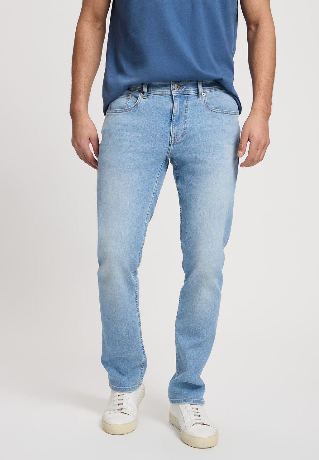 Джинсы облегающего кроя Cross Jeans, светло-голубой
Джинсы облегающего кроя Cross Jeans, светло-голубой