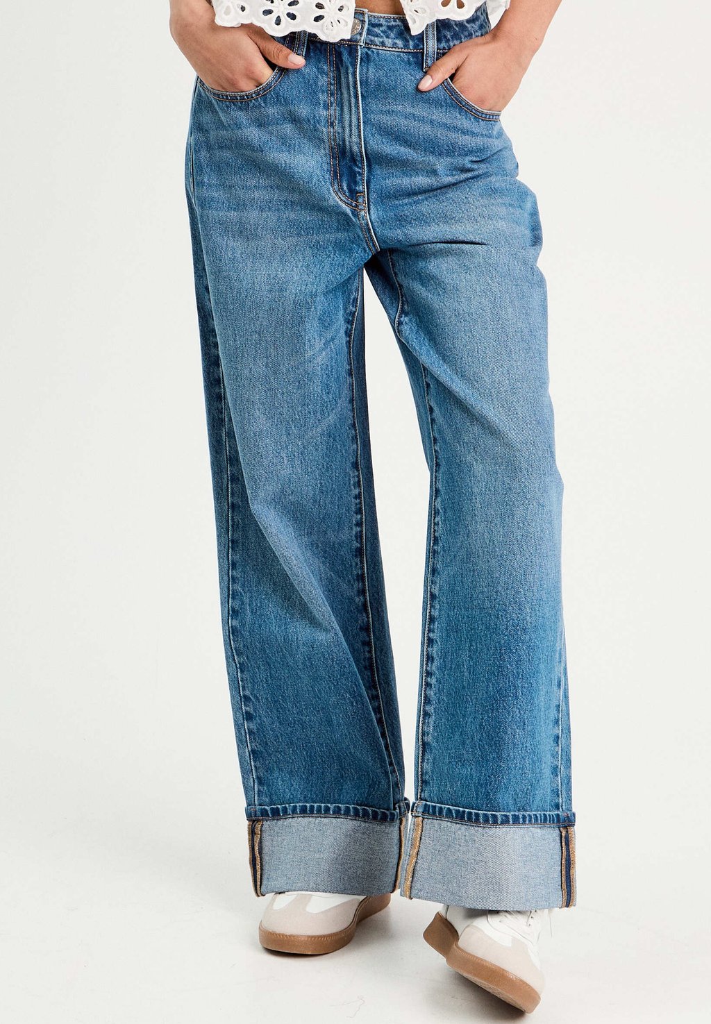 Мешковатые джинсы WEITE MIT AUFSCHLÄGEN Cache Cache, лазурит
Мешковатые джинсы WEITE MIT AUFSCHLÄGEN Cache Cache, лазурит