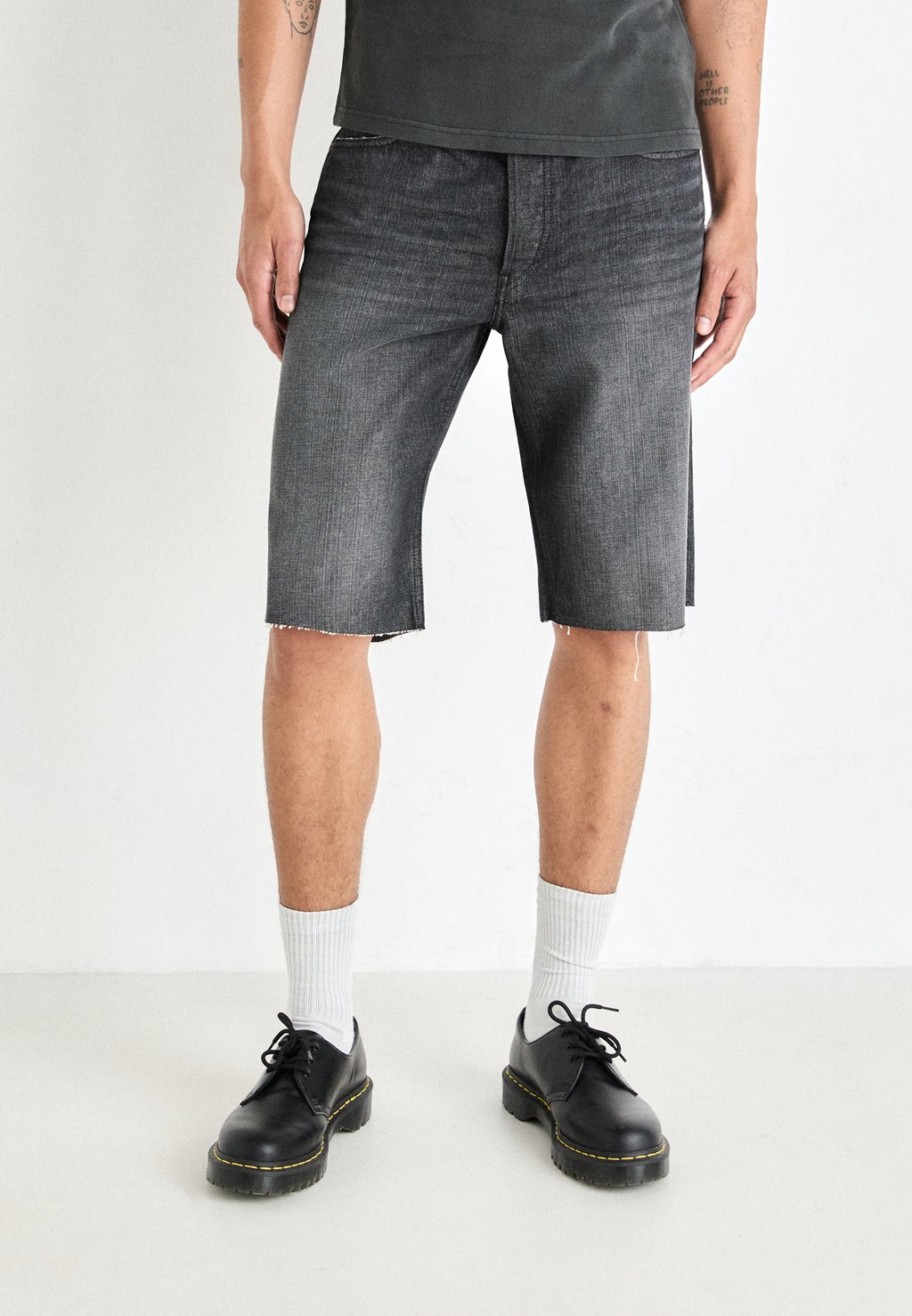 Джинсовые шорты STRAIGHT Weekday, черный
Джинсовые шорты STRAIGHT Weekday, черный