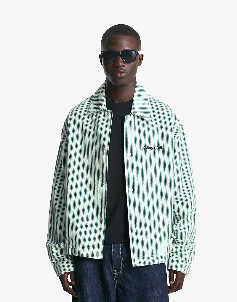 Полосатая куртка Bershka с вышивкой зеленого цвета
Полосатая куртка Bershka с вышивкой зеленого цвета