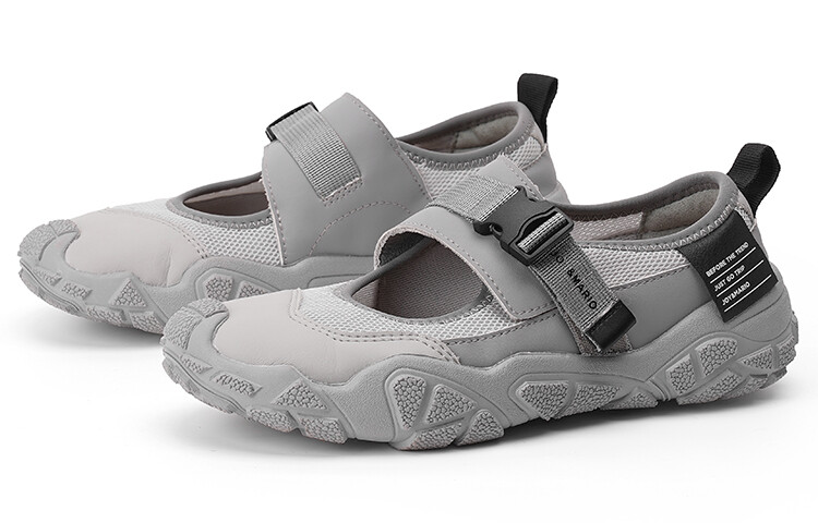 Ботинки для речного треккинга женские Joy&Mario, серый 
Ботинки для речного треккинга женские Joy&Mario, серый