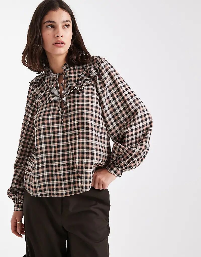 Блузка с оборкой в клетку New Look коричневого цвета
Блузка с оборкой в клетку New Look коричневого цвета