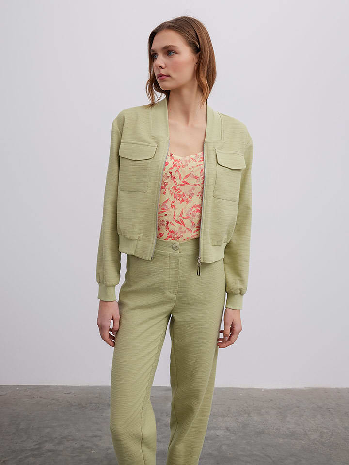 Блузон BGN, светло-зеленый
Блузон BGN, светло-зеленый