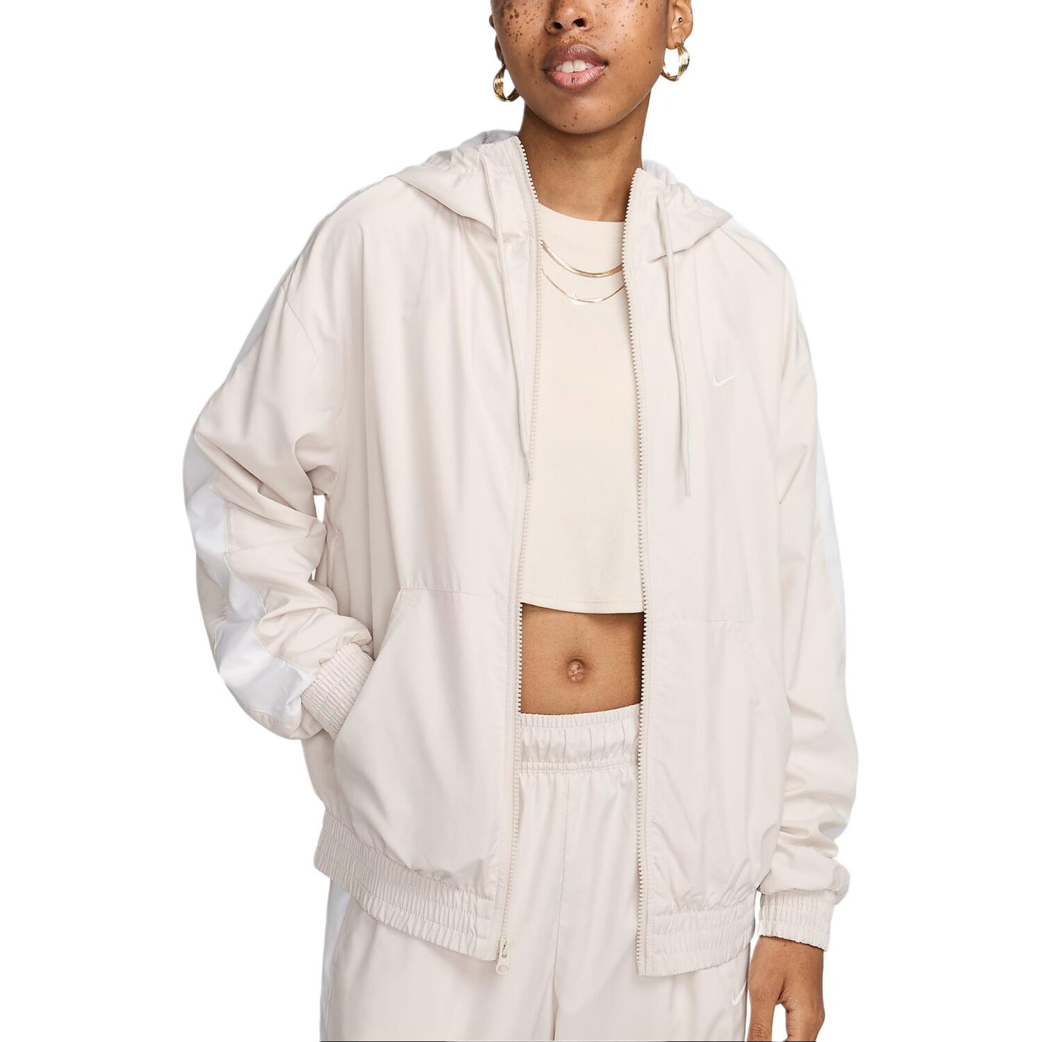 Куртка женская легкая Nike
Куртка женская легкая Nike