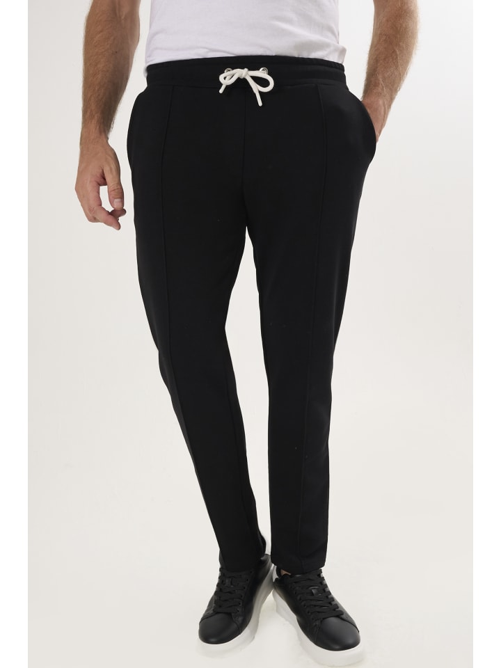 Черные спортивные брюки Felix Hardy
Черные спортивные брюки Felix Hardy